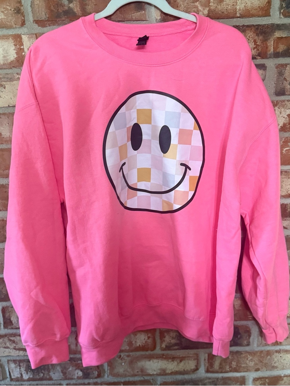 Gildan Pink Crewneck Sweatshirt with Smiley Graphic